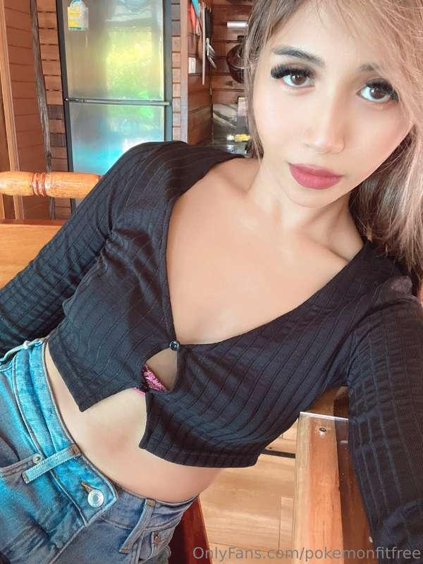Feeling a little hot, maybe we should chat :3