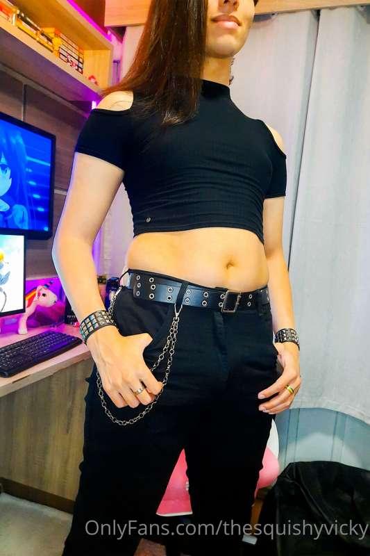 Tried a different look, and it made me look a bit goth heheh..