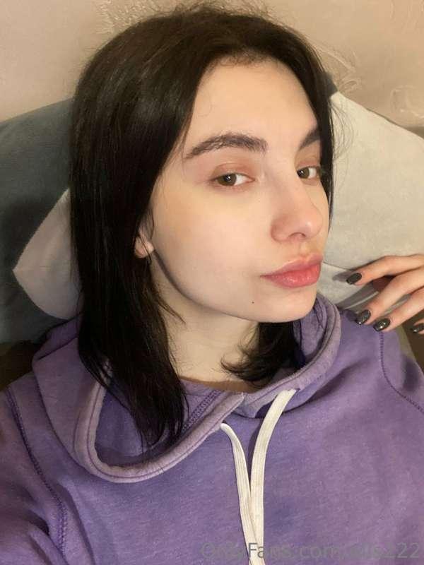 Hi guys ❤️ Today I'm unrealistically tired because I was pre..
