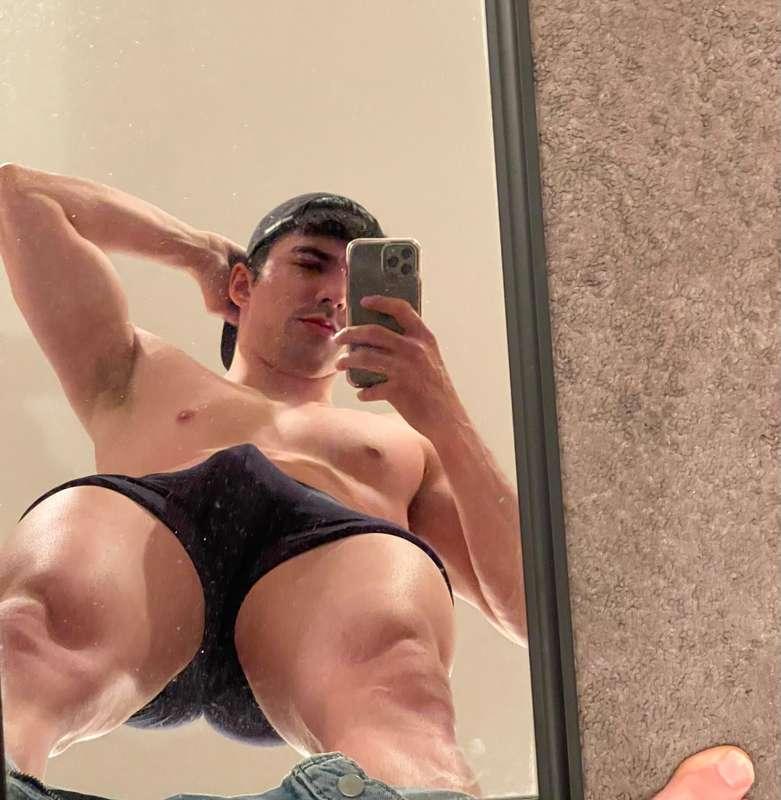 😈