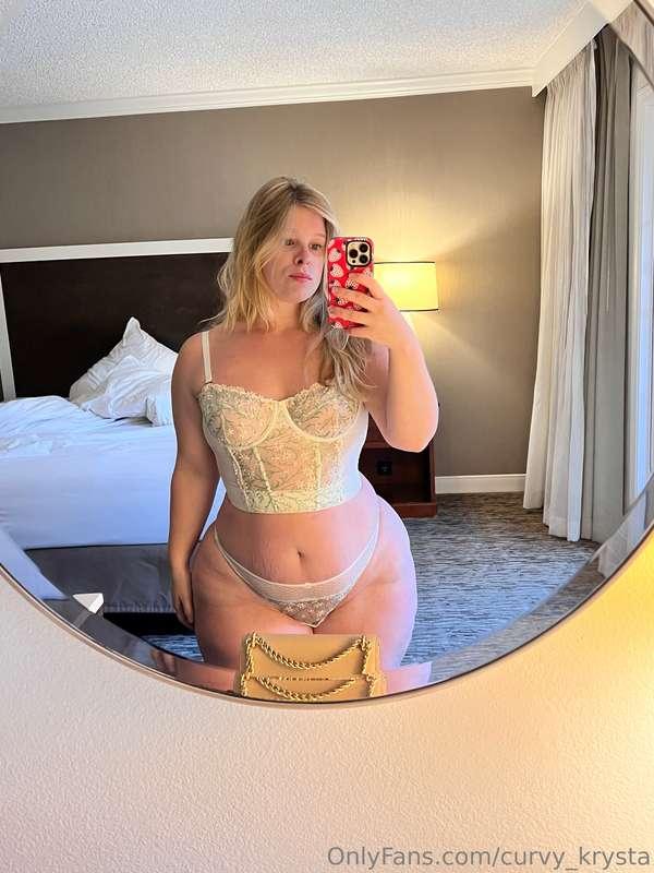 curvy_krysta image #0