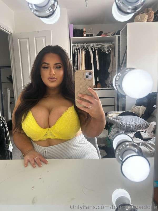Tits for days