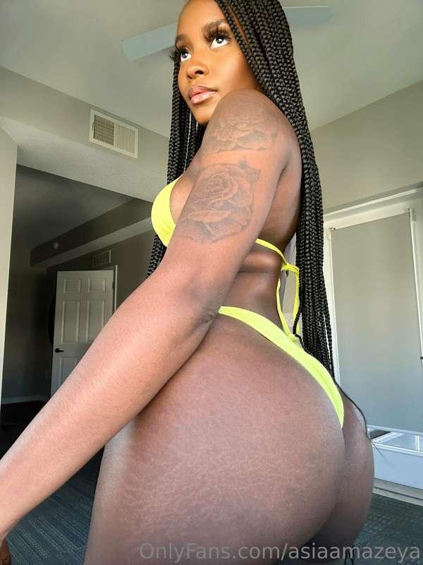 This ass swallow the whole Bathing suit 🙈🫢😅😮‍💨