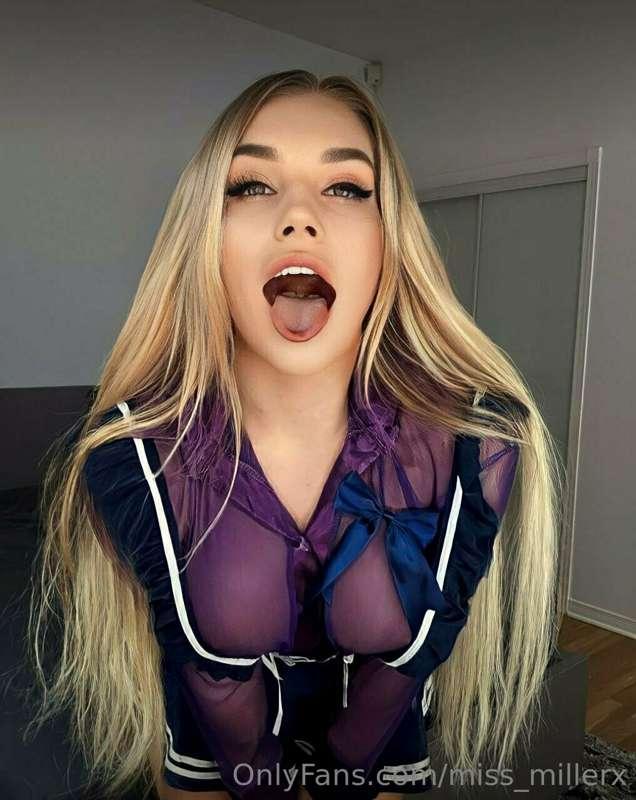 ## 🔥FIRE GIRL🔥@sexxiarinka🔥FIRE GIRL 🔥
😈She @sexxiarinka  is..
