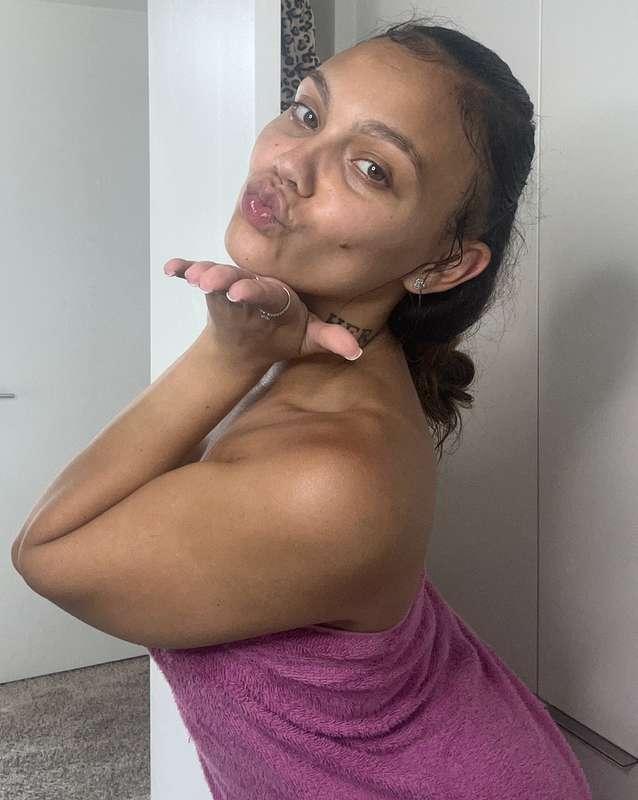 roseleedi main image