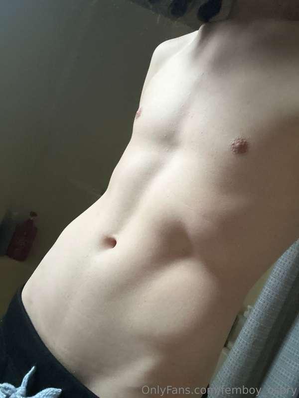 Make sure to drink water and workout pookies :3