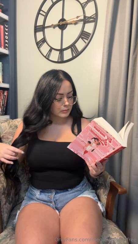 I like to read smut 😈