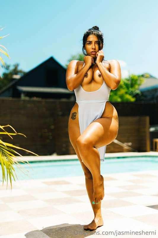 Who was your favorite Mortal Kombat character to jerk off to..