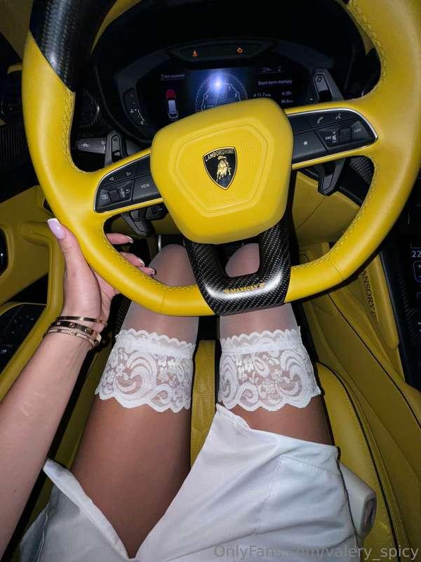 😈