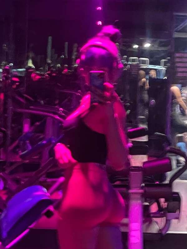 lets workout together ;3
