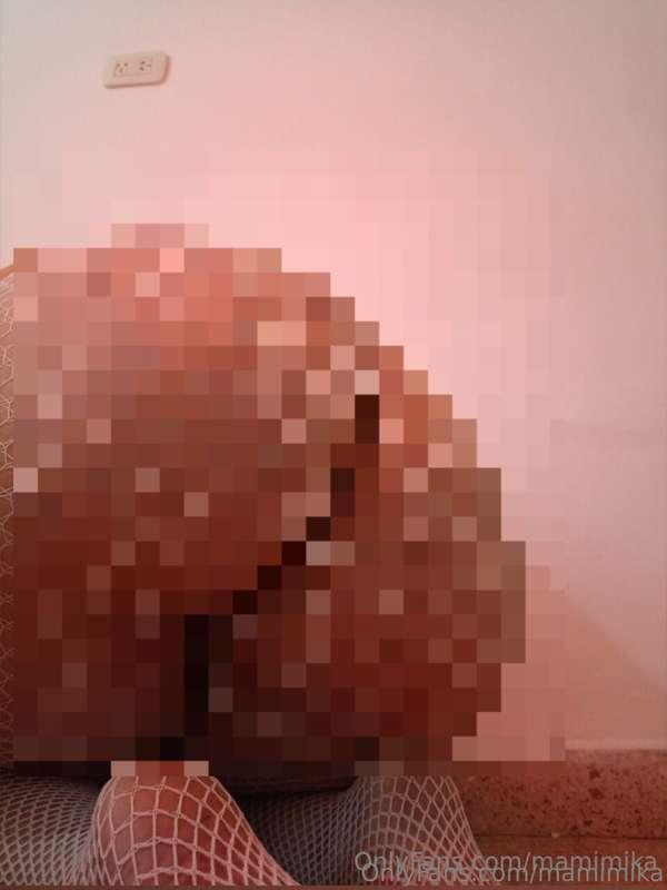 smell my stinky ass through the fishnet stockings, you're dy..
