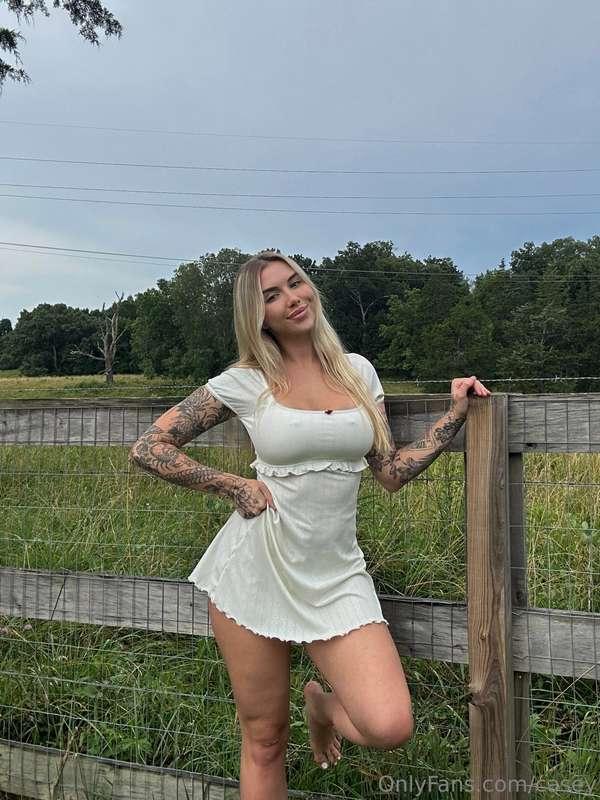Happy country girlllll 👧🏼🌻🧸
