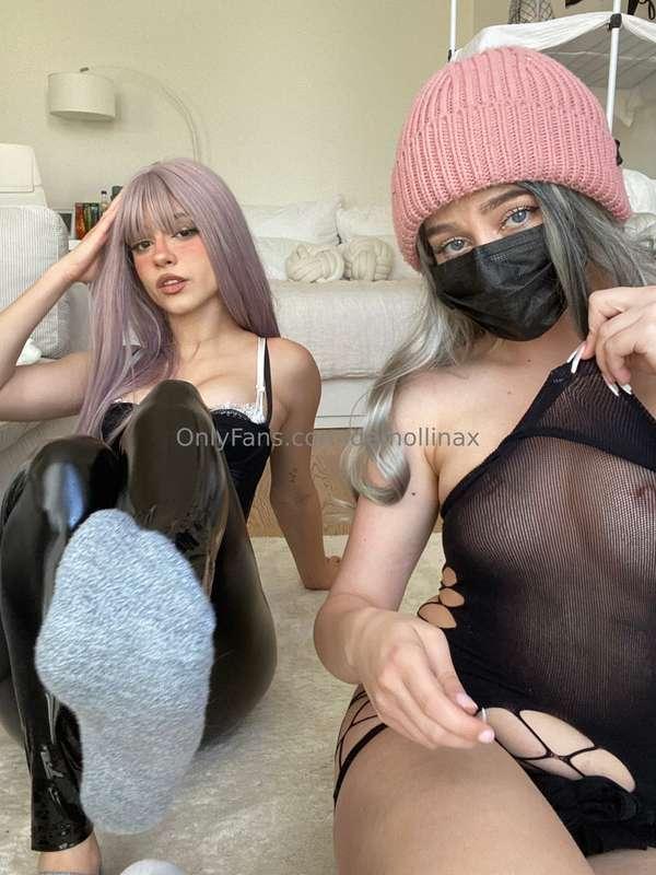 I challenge you with my tits while she is in stockings and s..