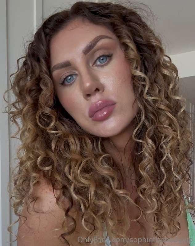 What do you think my lips taste like? 💋