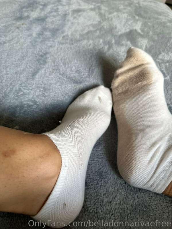 Sock left so sweaty after the morning clean up, You’re achin..