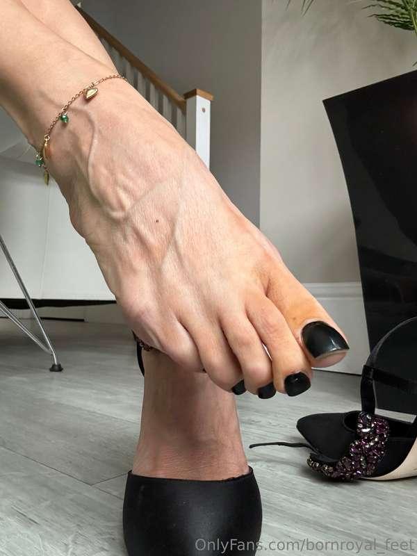 bornroyal_feet image #6