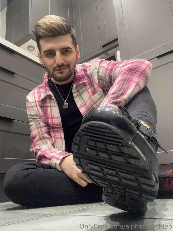 I want my trainers spotless boy 😈