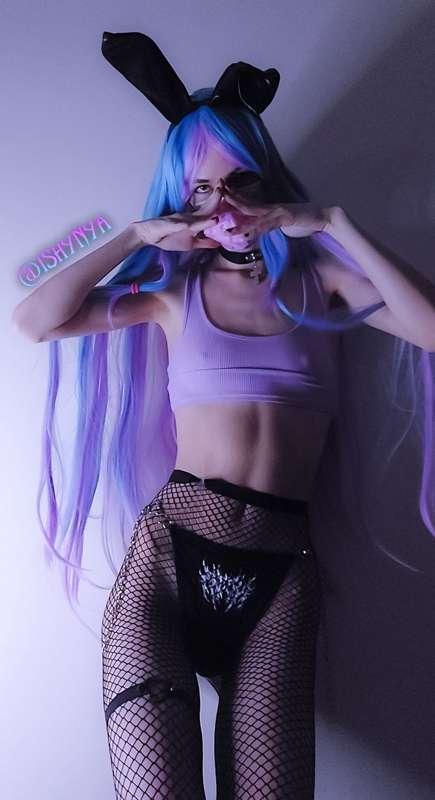 new mini set :3 
Goth-marshmallow

For my subscribers there will be 2 free videos showing my posing for pictures soon

also soon I will finish cosplay jinx and make this wonderful cosplay fully

#cosplay #egirl #tummy #smalltits #fishnets #teen #small #cute #gamergirl