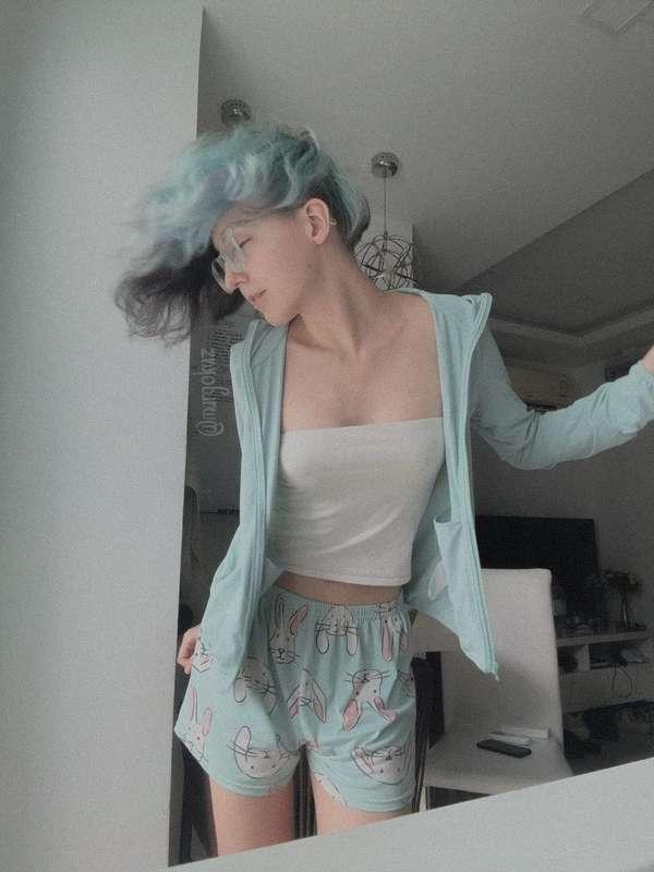 this clothes matches my hair color perfectly🩵