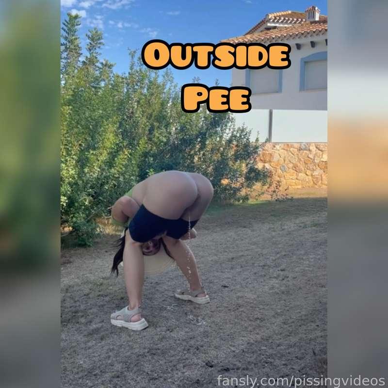 Caught short pee on the way home from the shop hehe 😜 💦

#pee #piss #peeing #pissing #public #watersports #outdoors