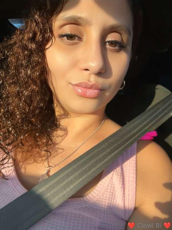 Do you want to see me suck the dildo with my delicious mouth..