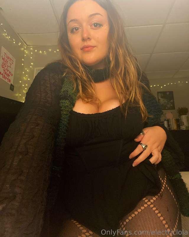 hiii:))) my gf christmas party video will be posted tomorrow..