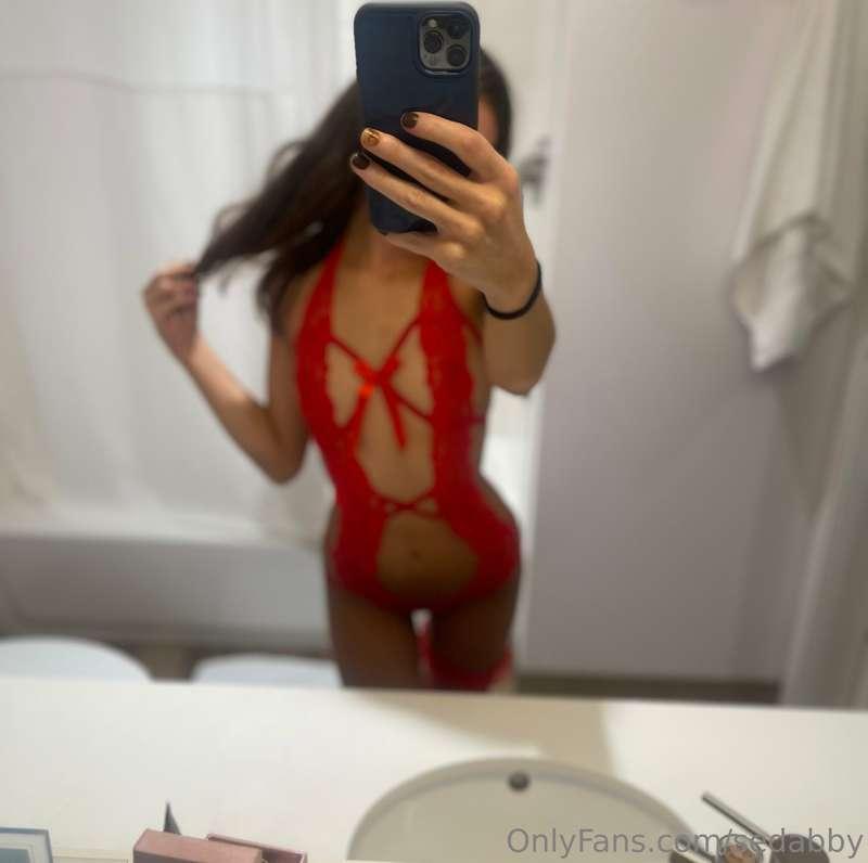 2 videos for Valentine’s Day🥰 one of a lil make out sesh & o..
