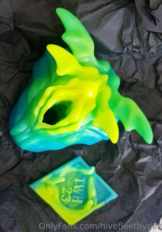 My Hyper Nid themed vagina arrived! And shes GORGEOUS I CANN..