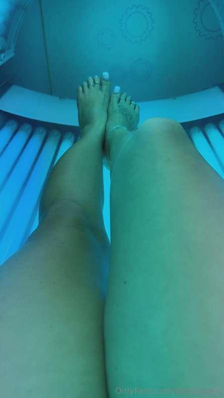 Can you imagine how hot and sweaty these soles got?? 🥵🥵