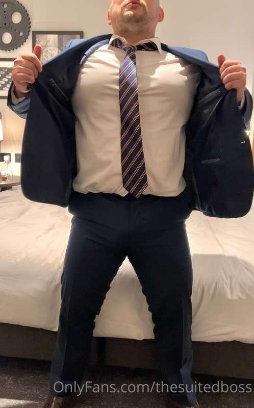 thesuitedboss image #3