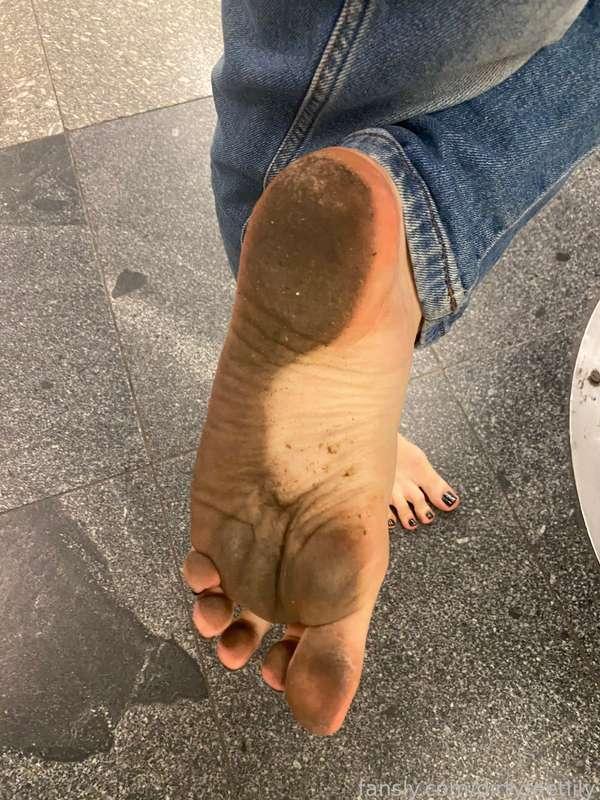 dirtyfeetlily image #2