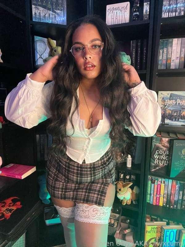 onyxcums image #0
