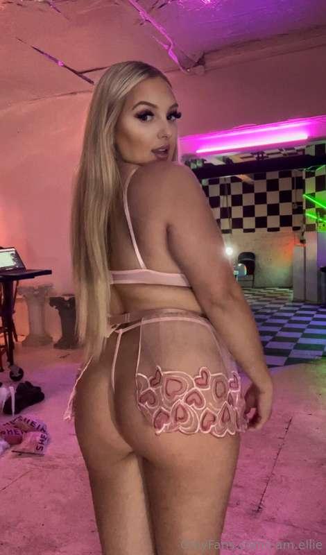 Dm me your favorite thing about me💕