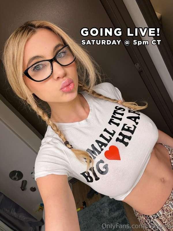 Surprise! 🤗 Going live tonight at 5pm central :) cya then ❤️