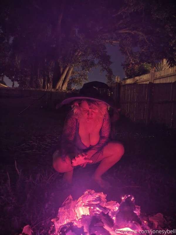 Witches be crazy. (It's almost Halloween!!!)