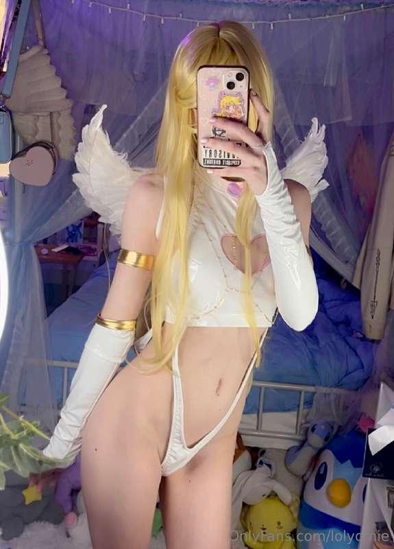 My Panty cosplay!! This cosplay is sooo cute but doesn’t fit..