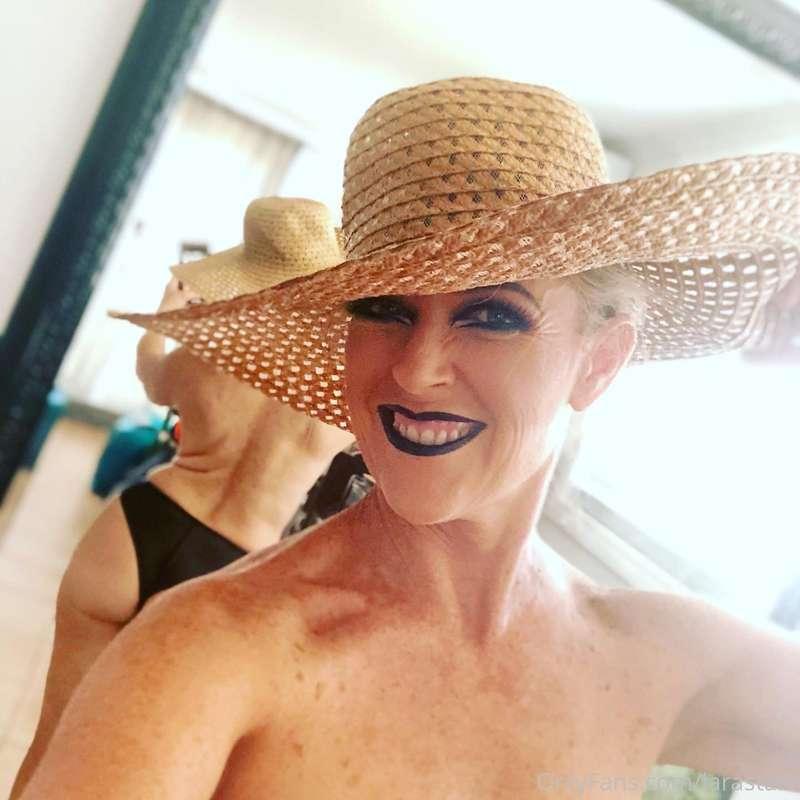 So I got to do my first full nude photo shoot yesterday, whi..