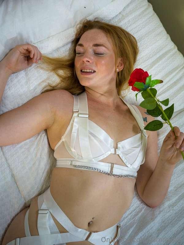 “ Every girl loves flowers🌺….but you know what I really crav..