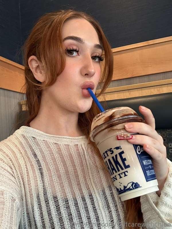 💋
