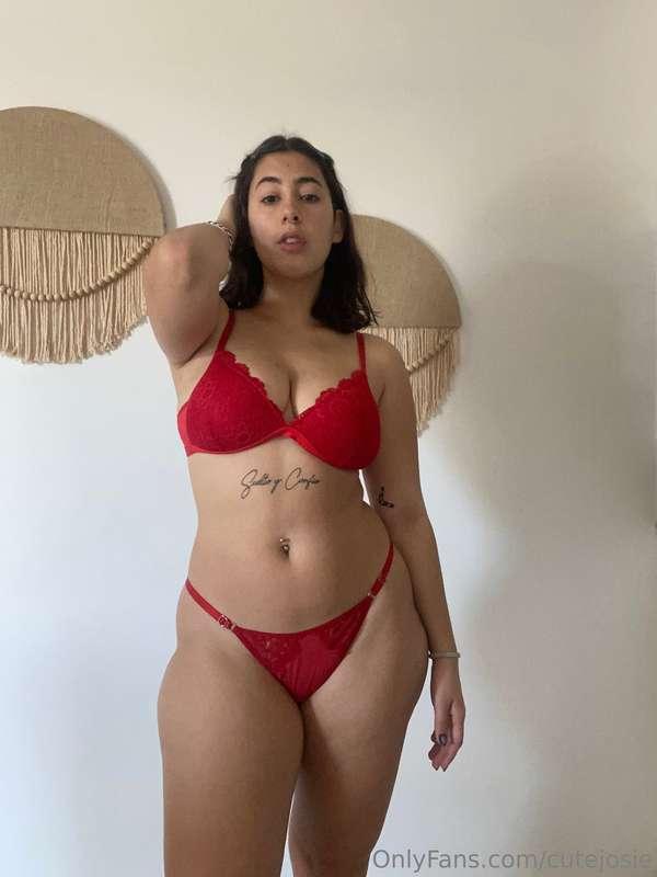 alone and bored... text me?🤭