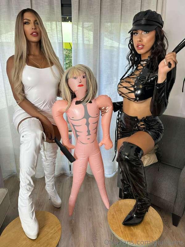 🔥Two irresistible trans dommes, one lucky little sub ⛓️ We t..