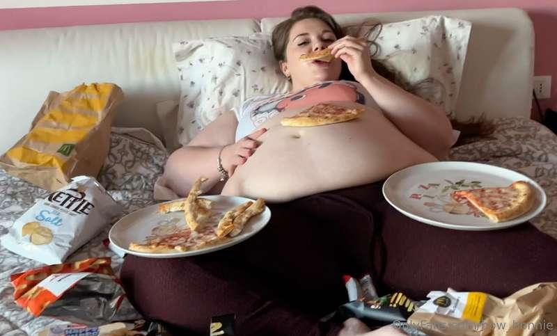 Don't you think I would be the PERFECT housewife?  A Lazy fa..