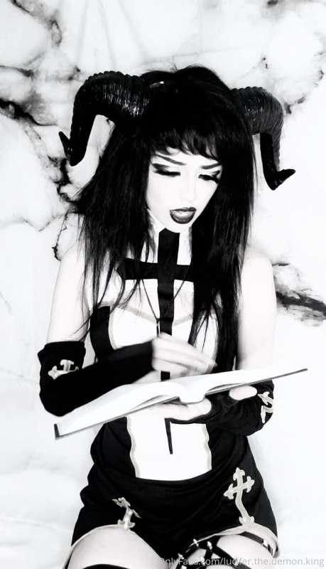 1-800-GO TO HELL 
xoxo