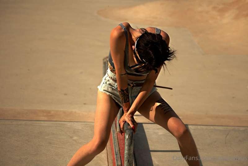 #skatermom 

Been hanging our at the skateparks alot recentl..