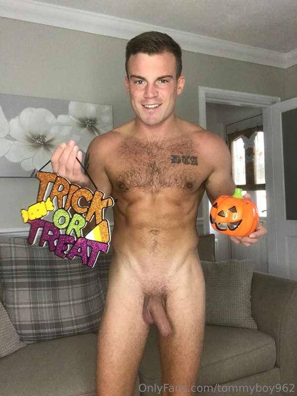 Tricking or treating? 😈 halloween week 😜😍