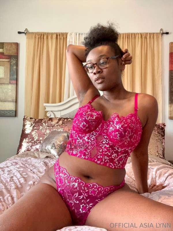 are you online? dm me now! 💦