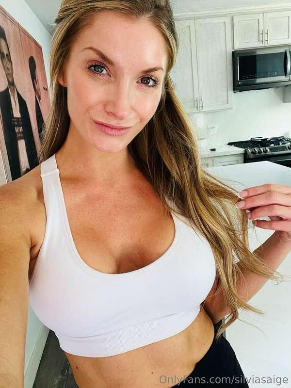 What shall I cook you for tonight's dinner? ✨