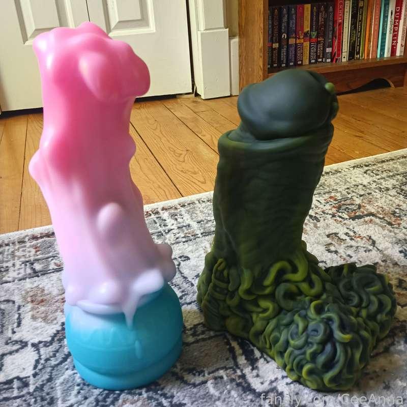 Two new toys in one day!! Aquarius and Rockman. 🥰 Who are you most excited to see buried in my pussy??

#hugedildo #sizequeen #milf #bigdildo #giantdildo #hugetoys #pussystretching