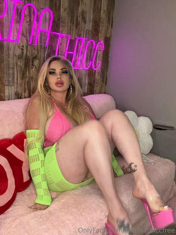 I’m going LIVE on my VIP page at 10:30 pm central!! Be here ..