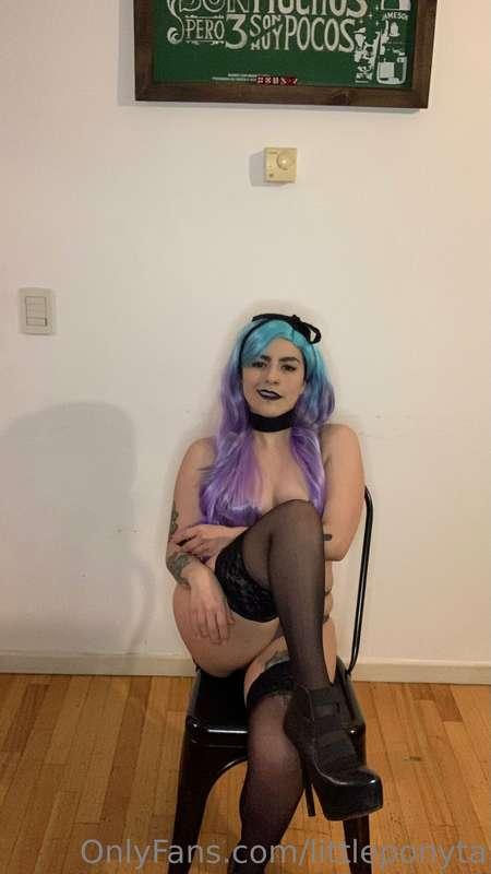Oh good! You’re here now! 🌈 I’m bored, wanna play? 🤭 Tell me..